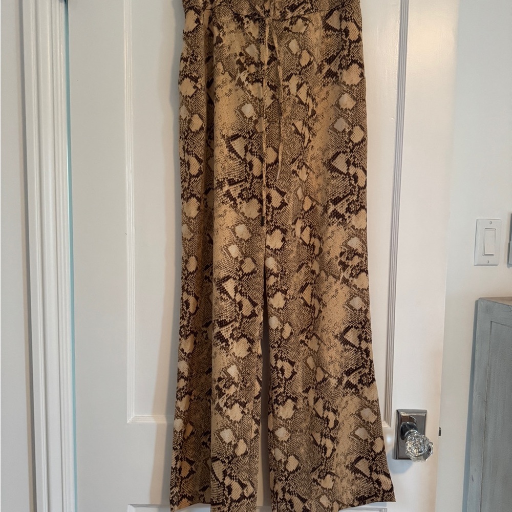 Joie Drawstring Snakeskin wide leg Pants tan size S/P - super comfy